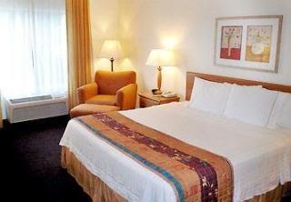 Hotel Fairfield & By Marriott East Galleria 3*